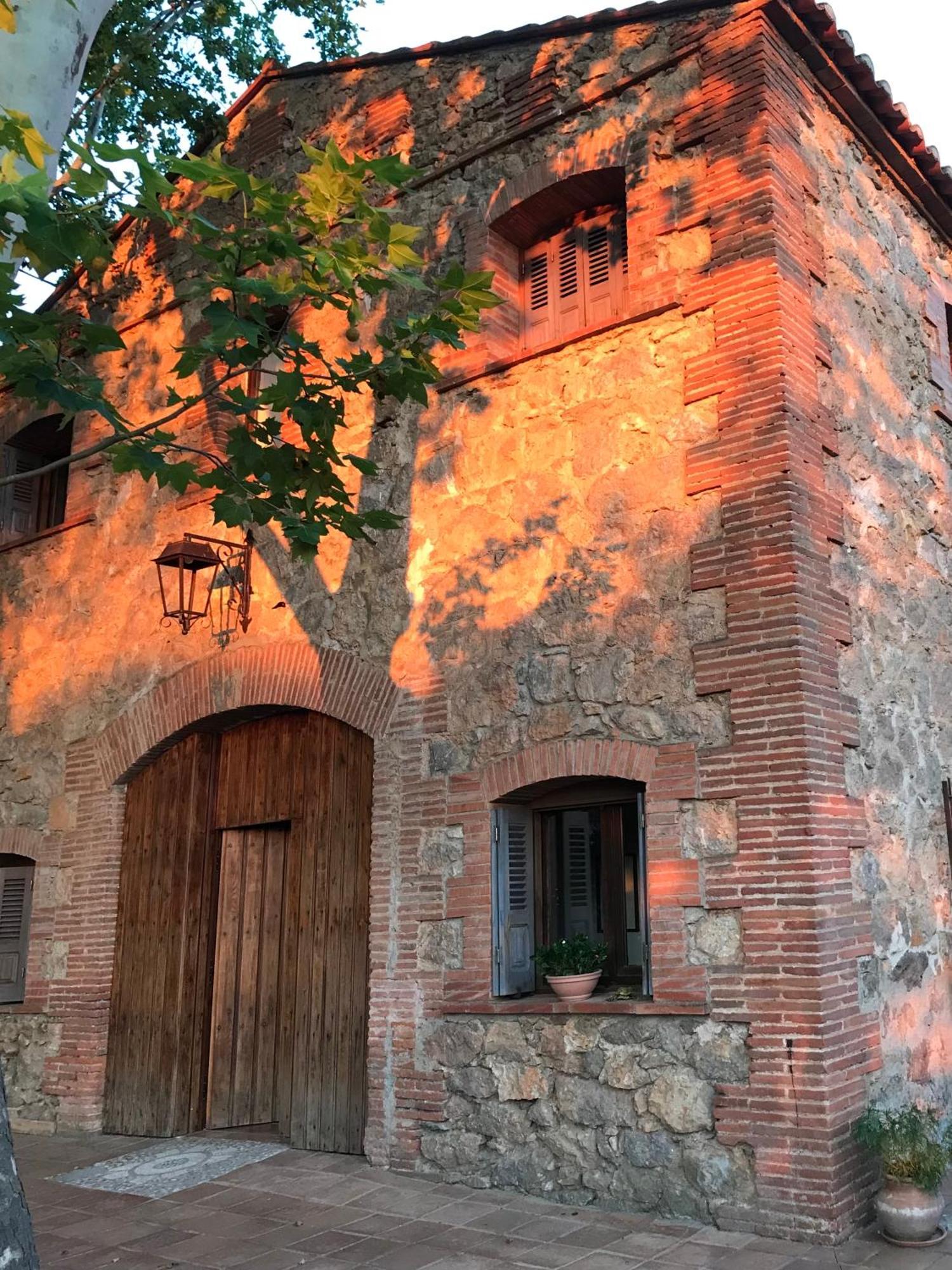 Le Mas Petit Thuir Exterior foto